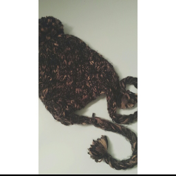 FOSSIL CROCHET WINTER HAT