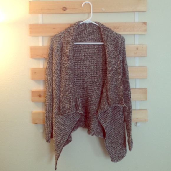 Brandy Melville Sweater/Cardigan