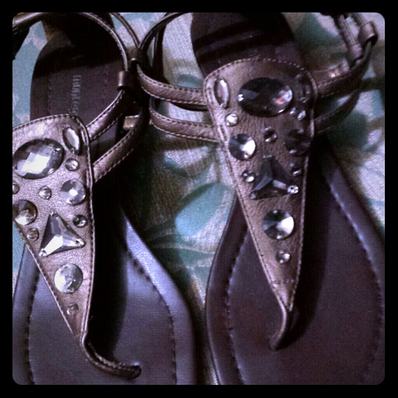 Gold Sandals  Gladiator style/  tan heel sandal