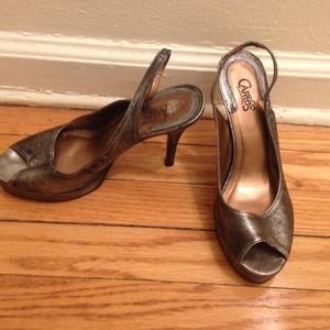 Size 7 Carlos sling back Grey metallic heels.