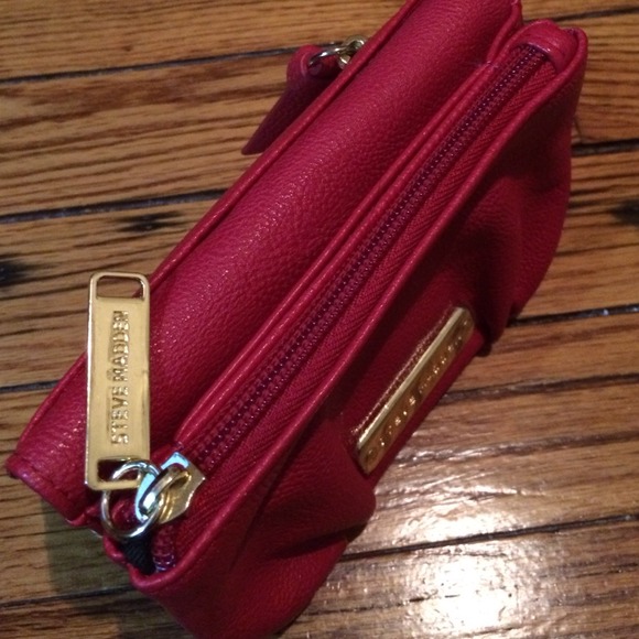 Red wallet! - Picture 4 of 4