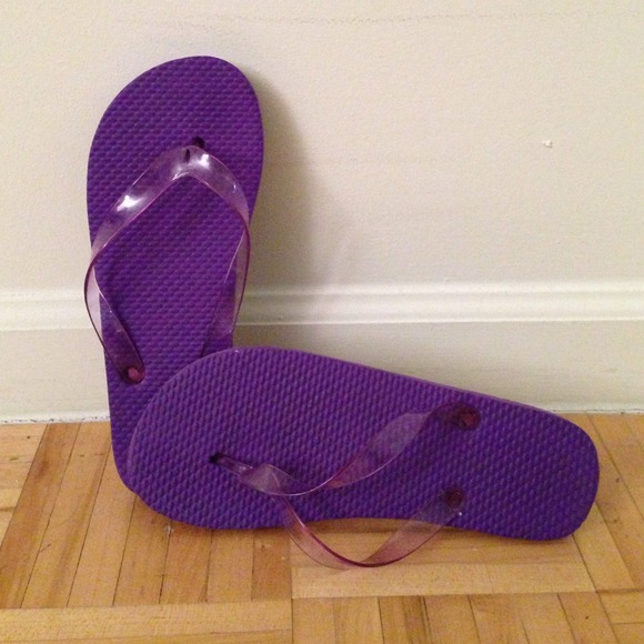 Purple flip flops - L