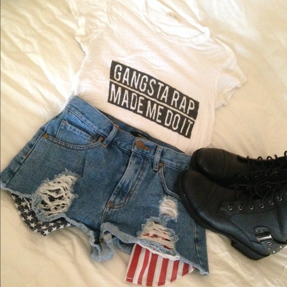 🚫SOLD IN BUNDLE🚫💞RE-POSH💞 Brandy Melville Tee