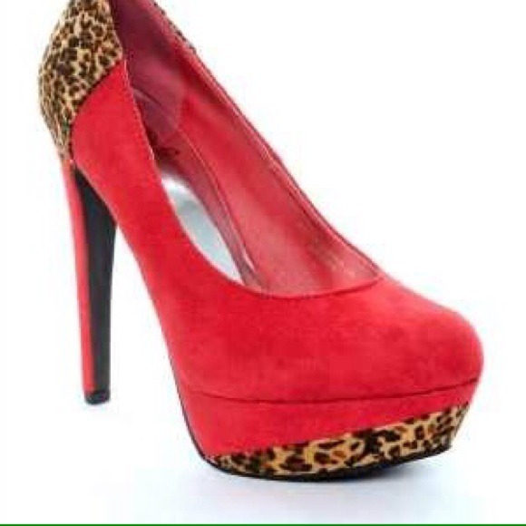 Cute red and leopard print pump multiple sizes ! - Picture 2 of 3