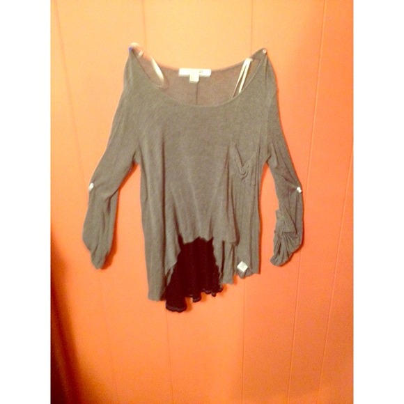 🚫SOLD🚫✨Forever21 high low top✨
