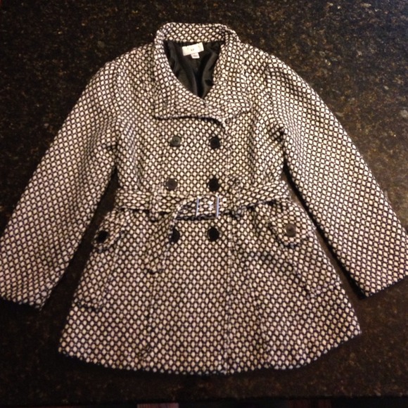 Black and White Patterned Winter Jacket 🌹