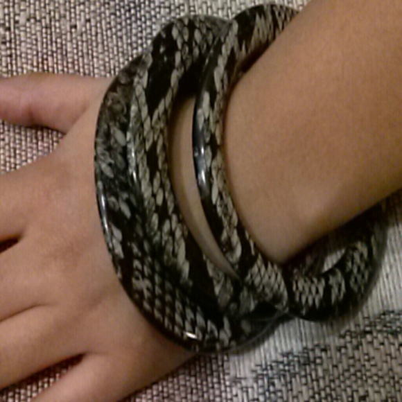 Bracelets - Picture 2 of 2