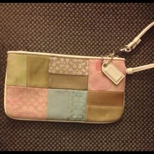 🌟Reducedx2🌟 Cute multi colored coach wristlet!