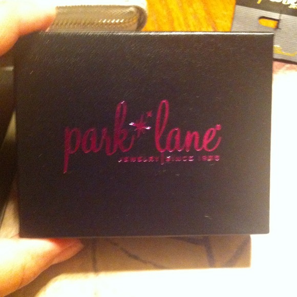 Rose gold with Diamonds - Picture 5 of 5