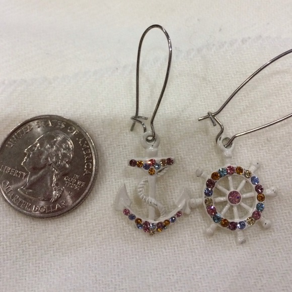 Earring ! - Picture 3 of 4