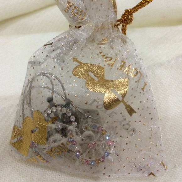 Earring ! - Picture 4 of 4