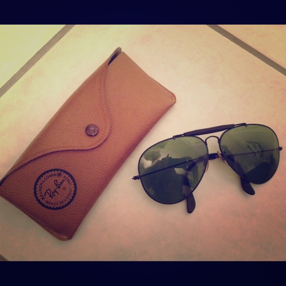 VINTAGE RAY-BAN Collectible 1970s Aviators - Picture 3 of 5