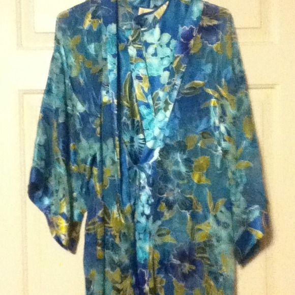 Elegant 3 piece sleepwear set .
