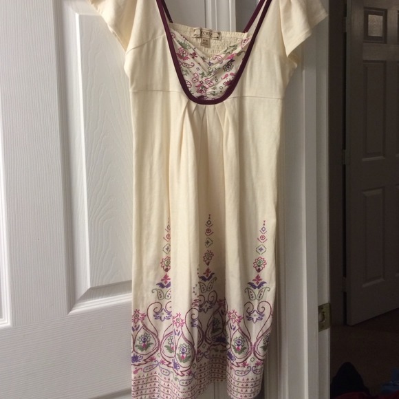 Pretty dress never worn