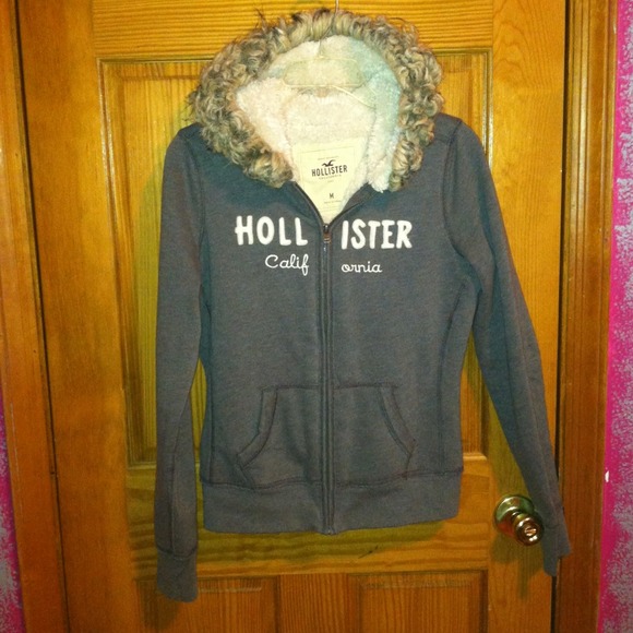 Hollister Outerwear - Plaid Tank & Hollister Hoodie Bundle
