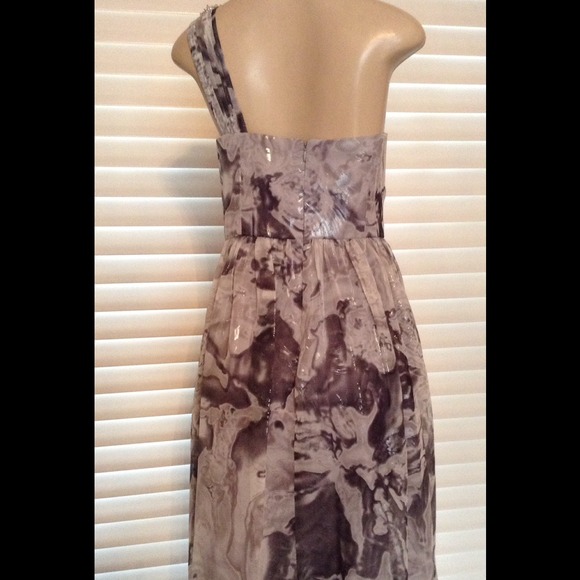 Dress - Picture 4 of 4