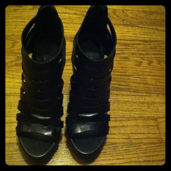 Nice 3 inch black heels