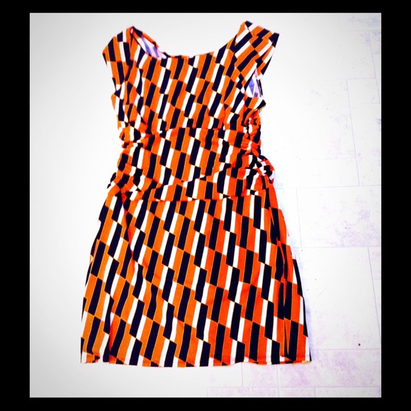 SIZE 16! UNIQUE DESIGN AND BEAUTIFUL COLORS! LOVE!