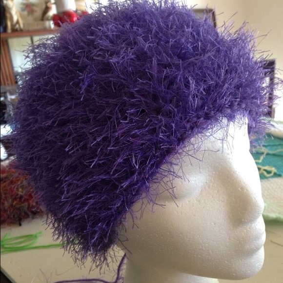 Crocheted hat - Picture 3 of 4