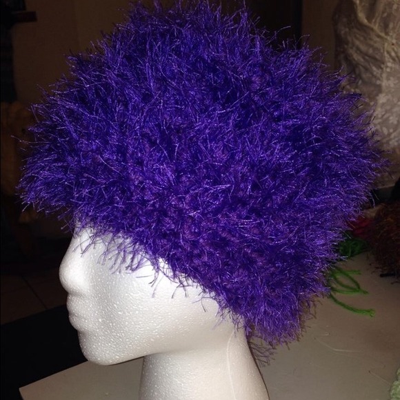 Crocheted hat - Picture 4 of 4