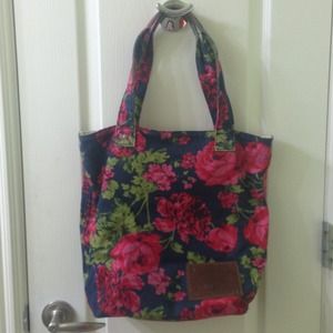 Abercrombie & Fitch Tote
