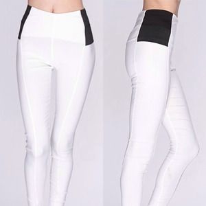 ❌SOLD❌WHITE HIGH WAISTED SKINNY PANTS