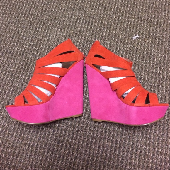 Reduced!Aldo suede wedges color block