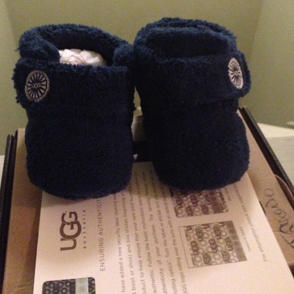 💢SOLD💢 infant uggs - Picture 1 of 3