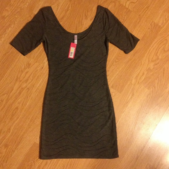 Dress - Picture 4 of 4