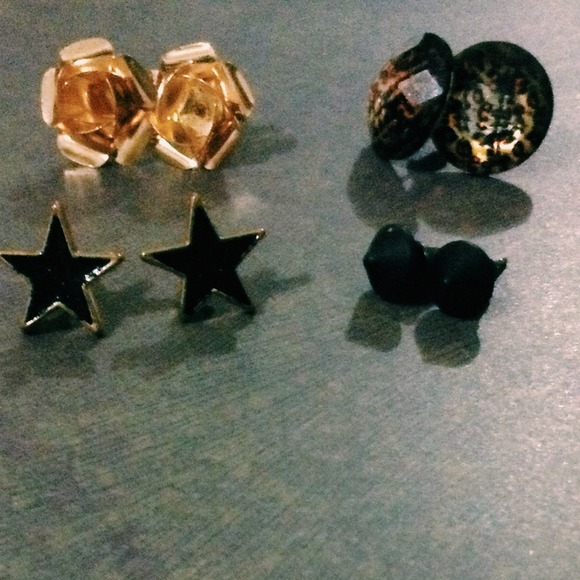 Bundle earrings💕