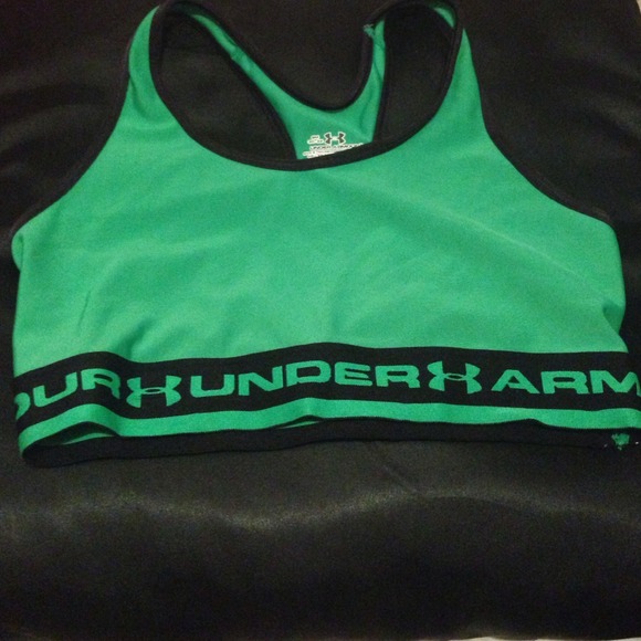 ✨On hold  NWOT green Under Armour sports bra