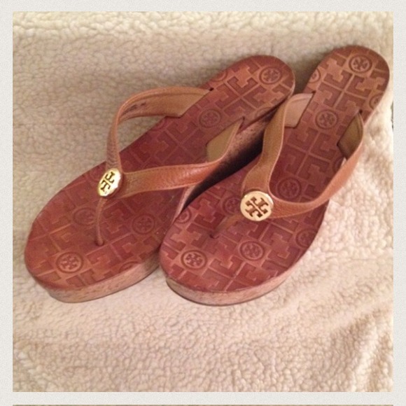 Reserved to @choogie25 Tory Burch Sandals!!😍😉