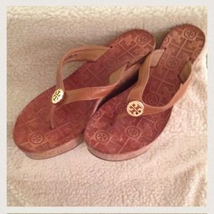 Reserved to @choogie25 Tory Burch Sandals!!😍😉