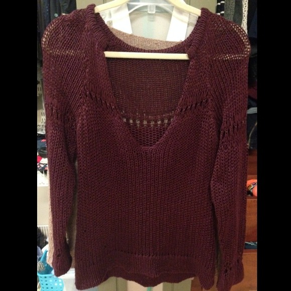 ❌❌SOLD❌❌Maroon kari knit. Open to trade offers