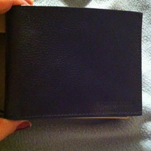 📛SOLD IN A BUNDLMichael Kors pebbled leather - Picture 2 of 4