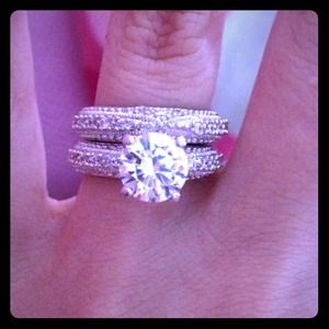Beautiful sterling & simulated diamond!