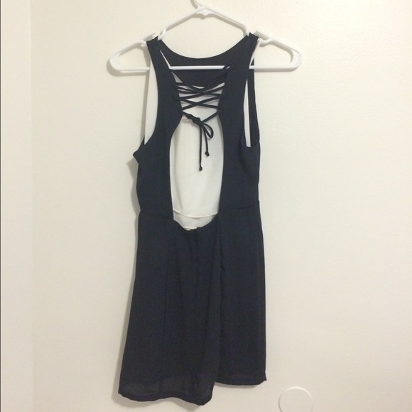🎉HP 3/28🎉 Brandy Melville Lace Up Back Dress - Picture 3 of 4