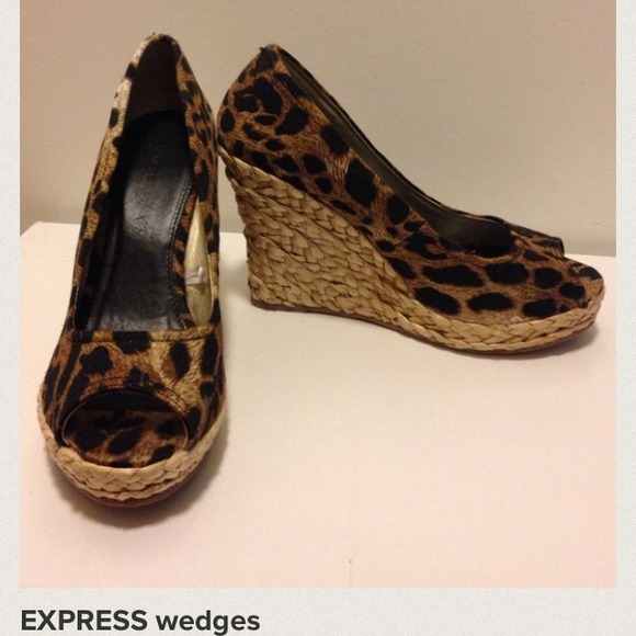Rain boots and leopard print wedges on RESERVE - Picture 4 of 4