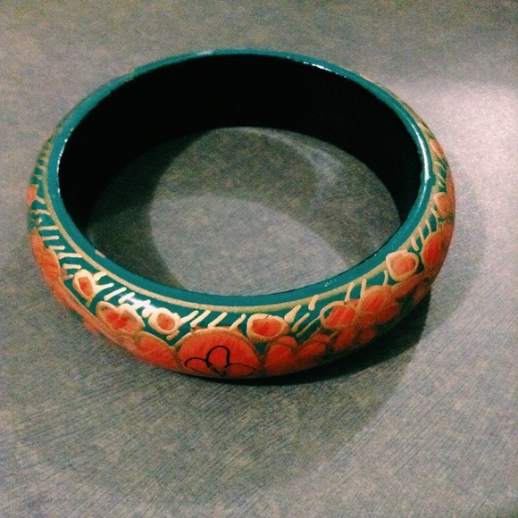 Flower bangle bracelet💕