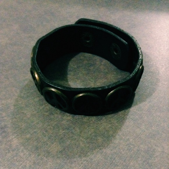 Peace sign bracelet💕