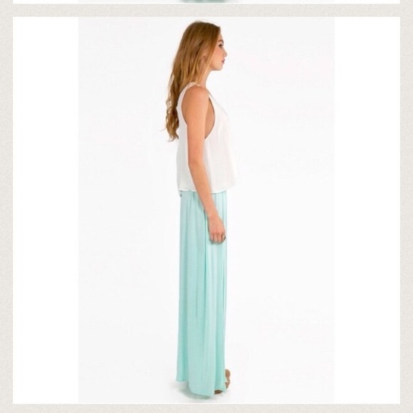 ❌Sold❌ Mint double slit maxi skirt - Picture 3 of 4