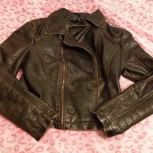 Brown leather jacket. Super cute