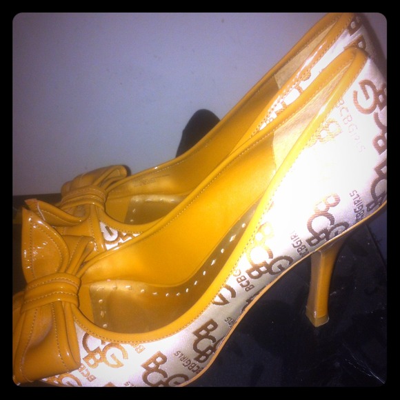 BCBG ..Heels with Upper/Lining Leather Sole - Picture 1 of 4