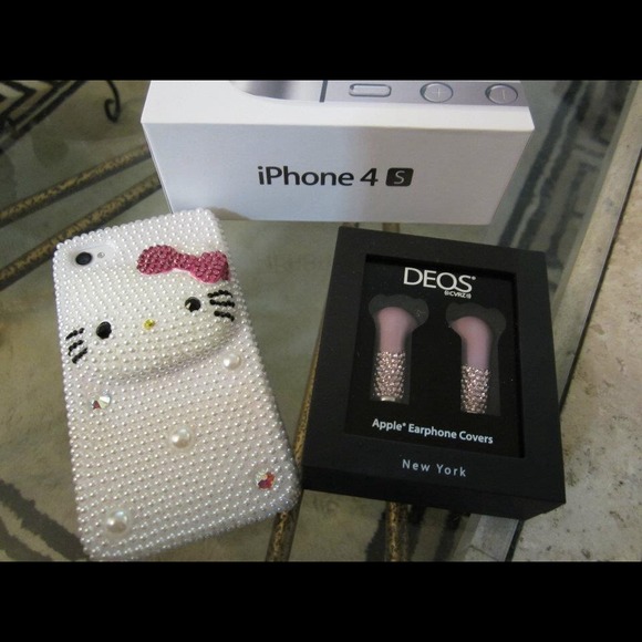 Hello kitty pearl/Crystal case no phone included! - Picture 1 of 2