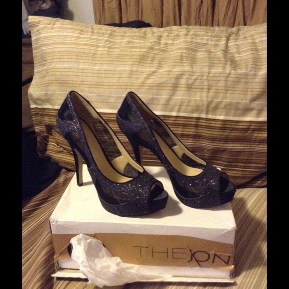 Beautiful Enzo Angiolini heels