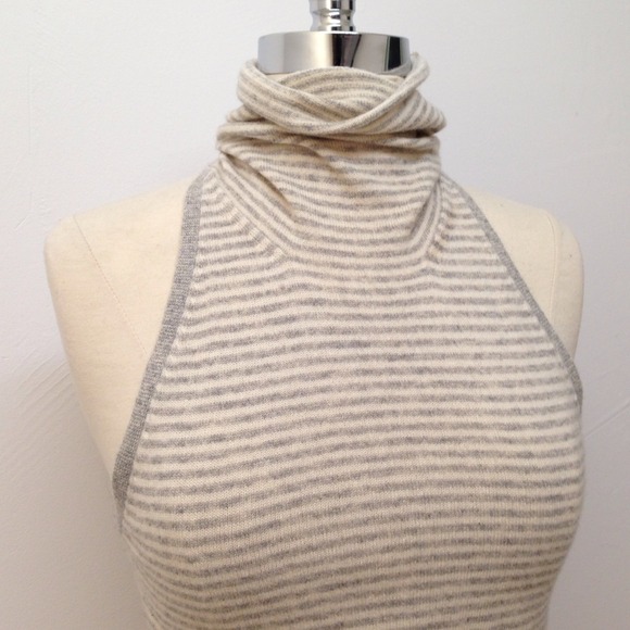❌Sold❌Club Monaco | Racerback Turtleneck - Picture 3 of 4