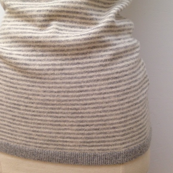 ❌Sold❌Club Monaco | Racerback Turtleneck - Picture 4 of 4