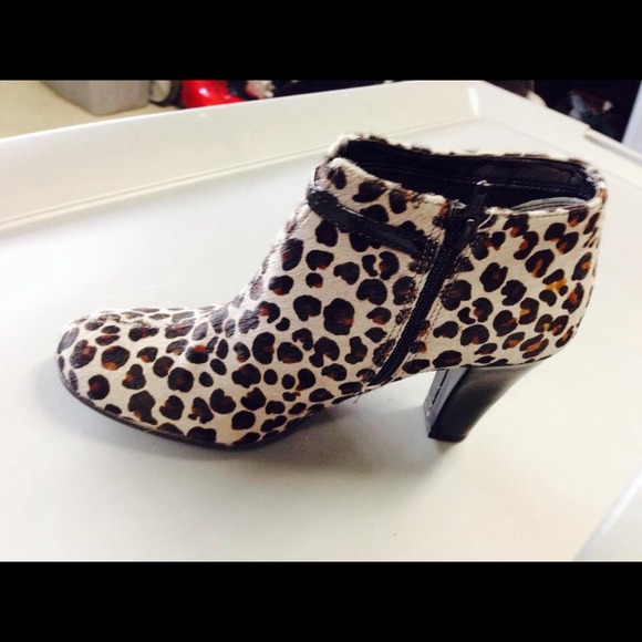 Aerosoles 7.5 size boots