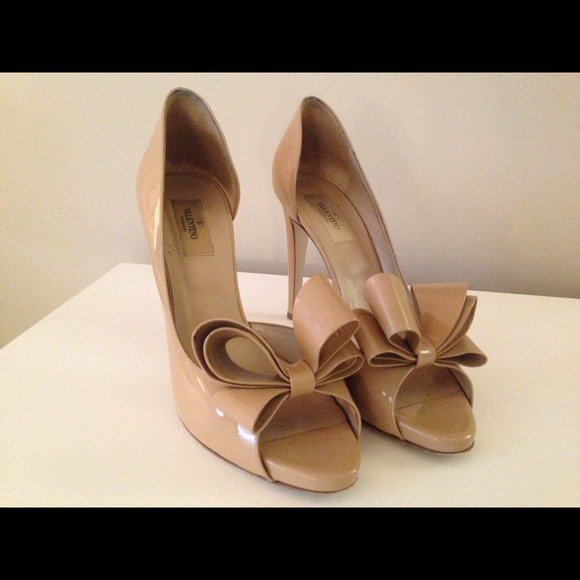 Valentino Classic Bow Pump