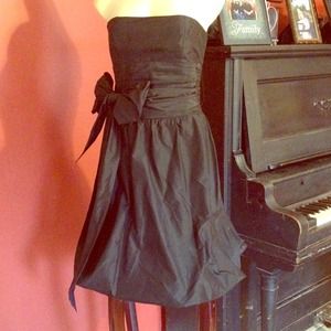 🎈 NEW LOWER PRICE! 🎈 Little black party dress